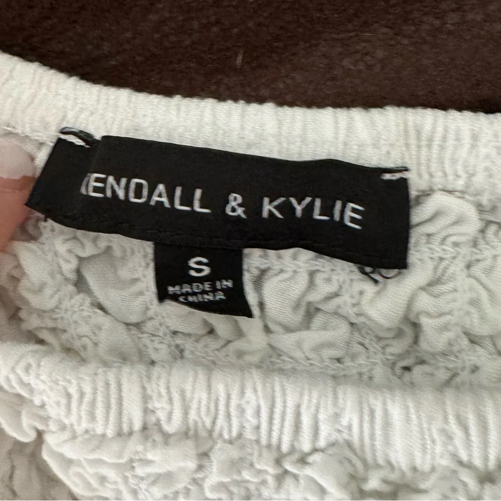 Kendall + Kylie Ruffled Crop - Picture 2 of 3